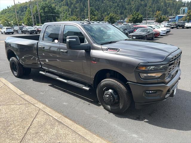 2026 RAM Ram 3500 RAM 3500 TRADESMAN CREW CAB 4X4 8 BOX
