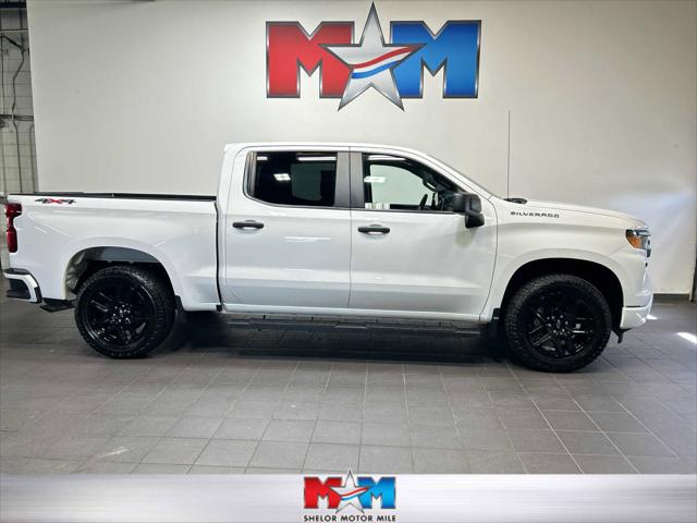 2023 Chevrolet Silverado 1500 4WD Crew Cab Short Bed Custom 2023 Chevrolet Silverado 1500 4WD Crew Cab Short Bed Custom