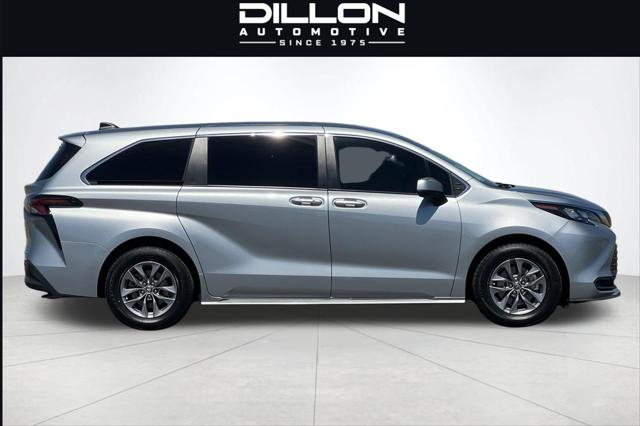 2024 Toyota Sienna LE