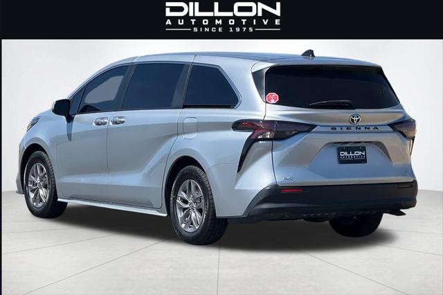 2024 Toyota Sienna LE