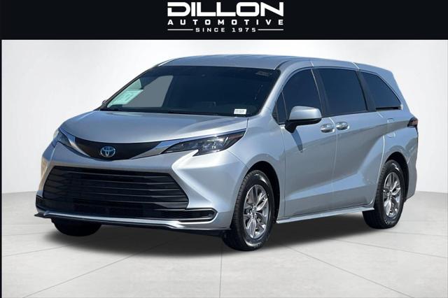 2024 Toyota Sienna LE
