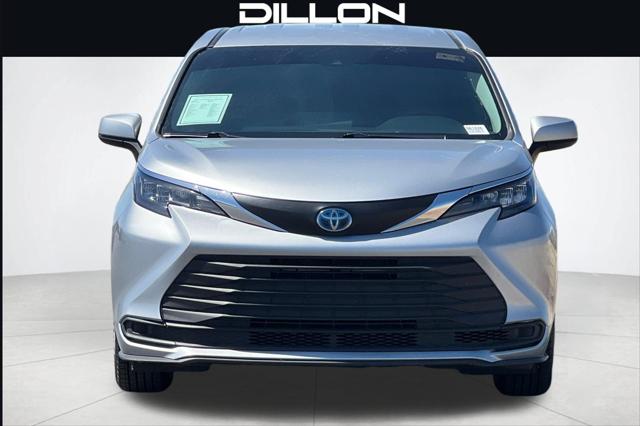 2024 Toyota Sienna LE