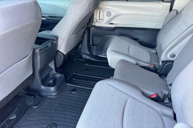 2024 Toyota Sienna LE