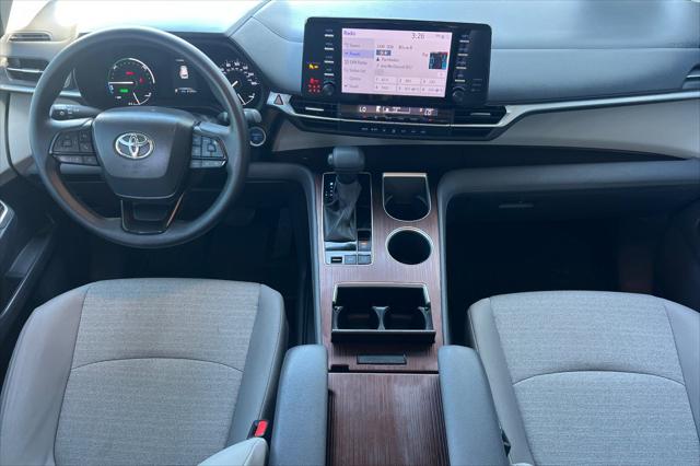 2024 Toyota Sienna LE