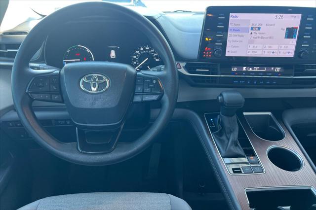 2024 Toyota Sienna LE