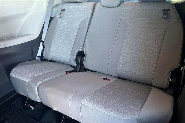 2024 Toyota Sienna LE