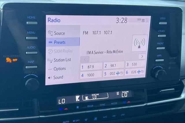 2024 Toyota Sienna LE