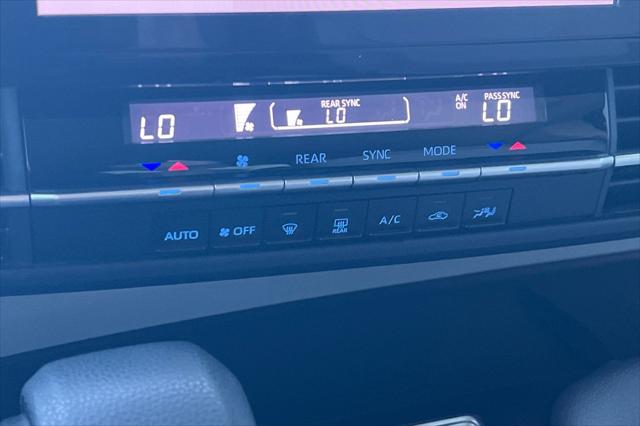 2024 Toyota Sienna LE