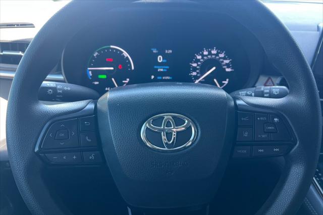 2024 Toyota Sienna LE