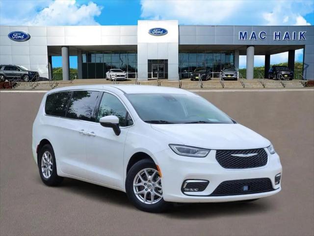 2023 Chrysler Pacifica Touring L for sale in DeSoto, TX