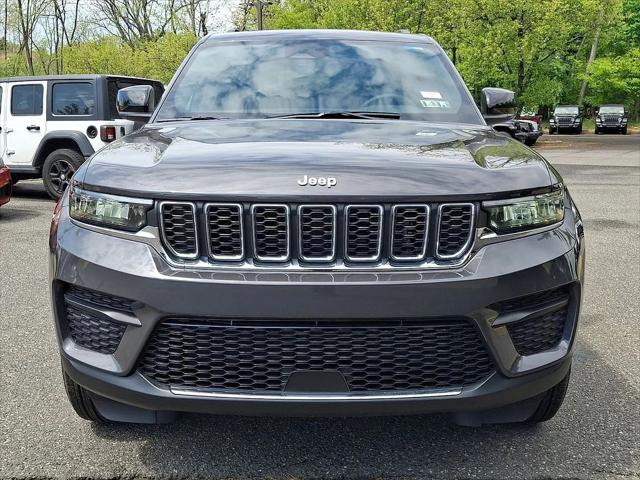 2025 Jeep Grand Cherokee Laredo X 4x4 2025 Jeep Grand Cherokee Laredo X 4x4