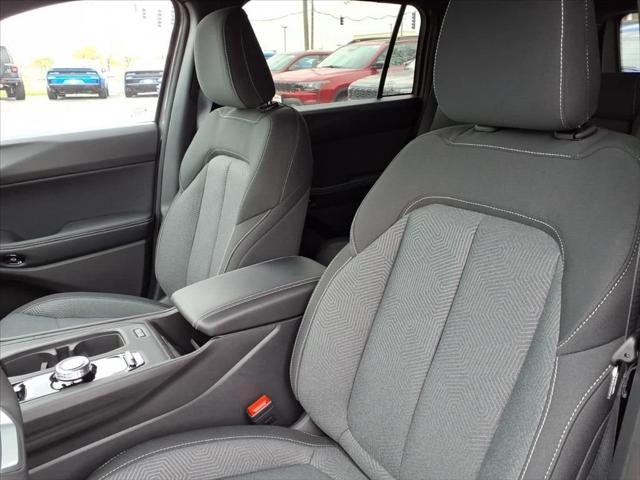 2026 Jeep Cherokee Laredo 4x4
