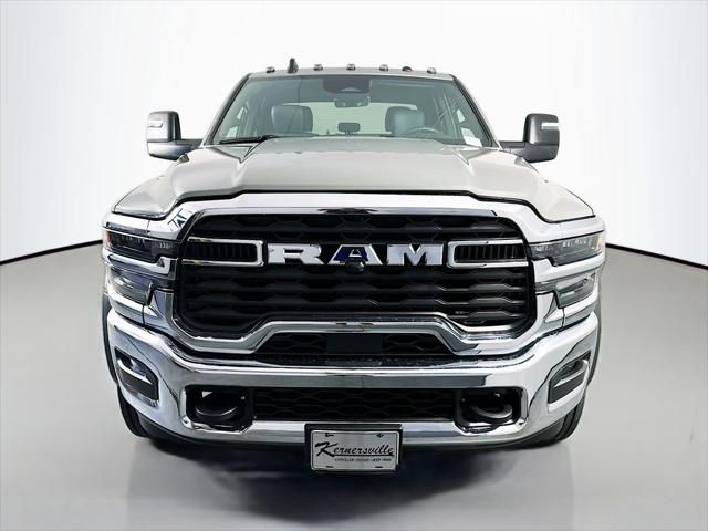 2026 RAM 5500 Chassis RAM 5500 TRADESMAN CHASSIS CREW CAB 4X4 84 CA