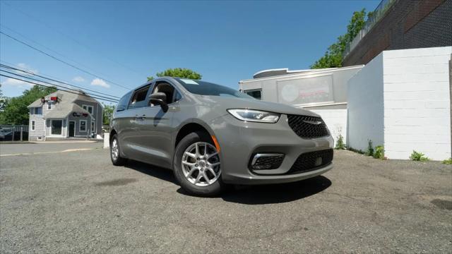 2023 Chrysler Pacifica Touring L for sale in Arlington, VA