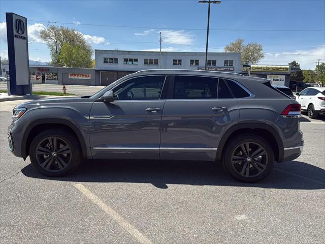 2022 Volkswagen Atlas Cross Sport 2.0T SEL R-Line