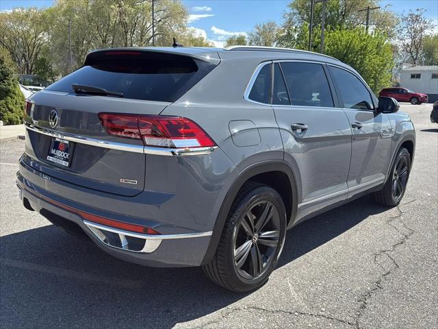 2022 Volkswagen Atlas Cross Sport 2.0T SEL R-Line