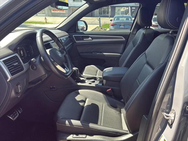 2022 Volkswagen Atlas Cross Sport 2.0T SEL R-Line