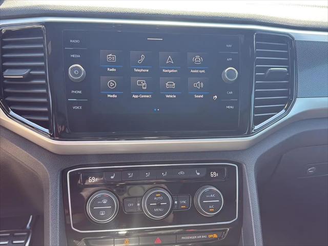 2022 Volkswagen Atlas Cross Sport 2.0T SEL R-Line