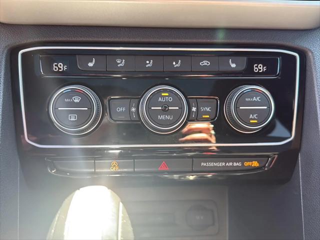 2022 Volkswagen Atlas Cross Sport 2.0T SEL R-Line