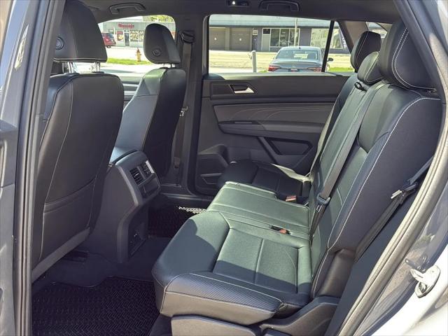 2022 Volkswagen Atlas Cross Sport 2.0T SEL R-Line