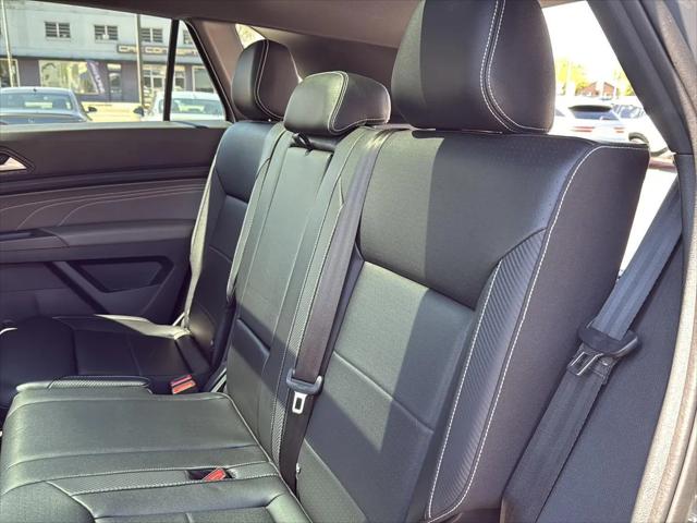 2022 Volkswagen Atlas Cross Sport 2.0T SEL R-Line