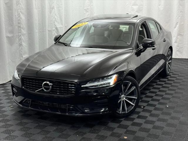 2022 Volvo S60 B5 Momentum