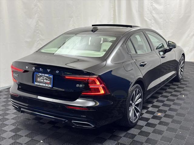 2022 Volvo S60 B5 Momentum