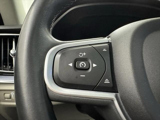 2022 Volvo S60 B5 Momentum