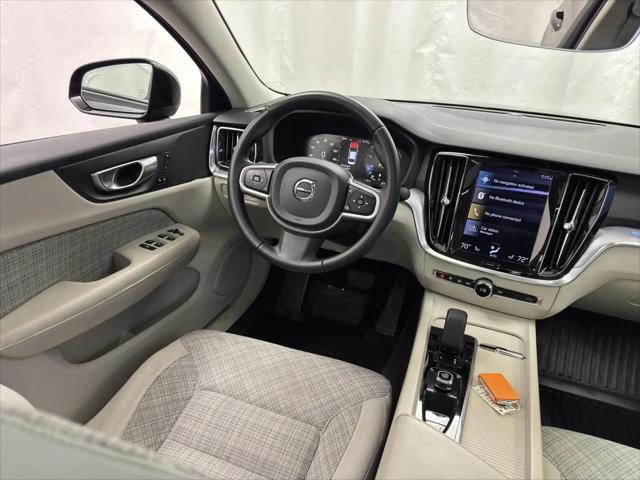 2022 Volvo S60 B5 Momentum