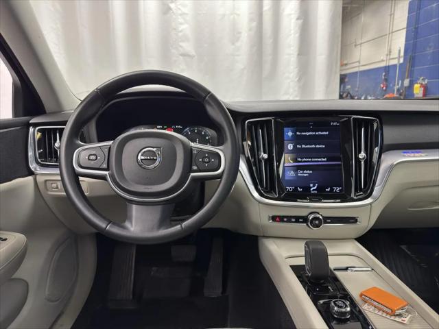2022 Volvo S60 B5 Momentum