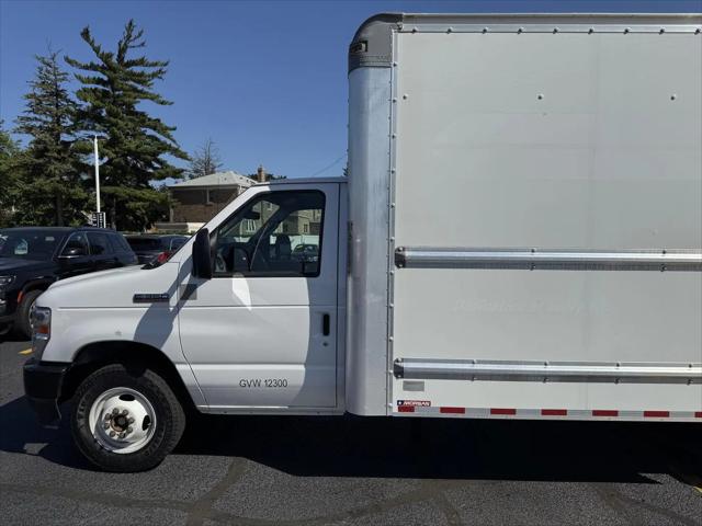 2022 Ford E-350 Cutaway Base