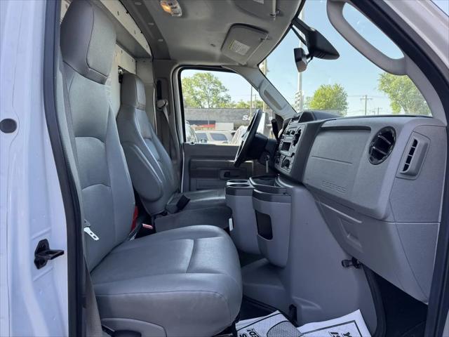 2022 Ford E-350 Cutaway Base