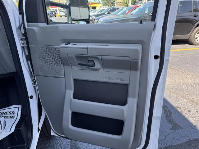 2022 Ford E-350 Cutaway Base