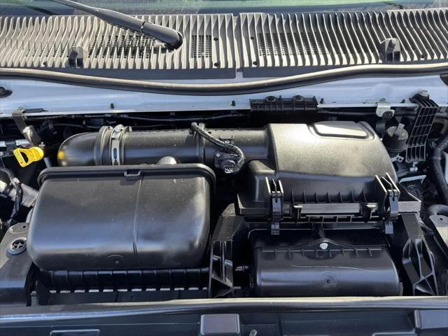 2022 Ford E-350 Cutaway Base