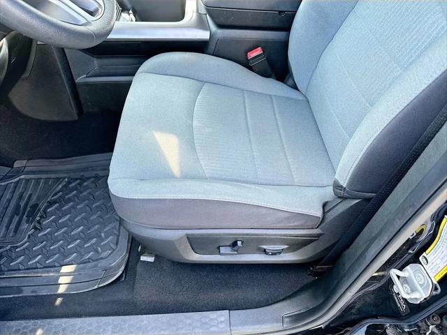 2023 Ram 1500 Classic SLT Crew Cab 4x4 5'7" Box