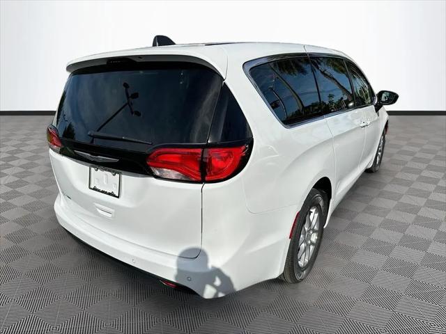 2026 Chrysler Voyager LX