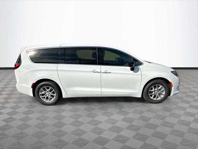 2026 Chrysler Voyager LX