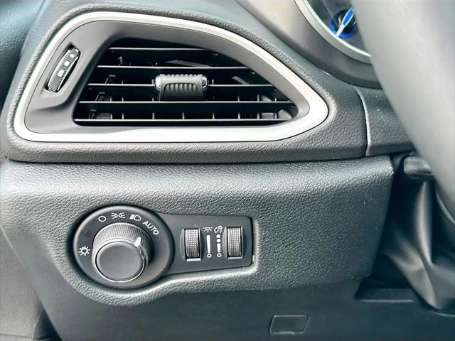 2026 Chrysler Voyager LX