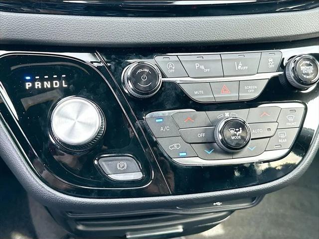 2026 Chrysler Voyager LX