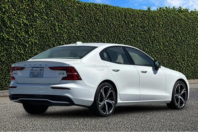 2024 Volvo S60 B5 Plus Dark Theme
