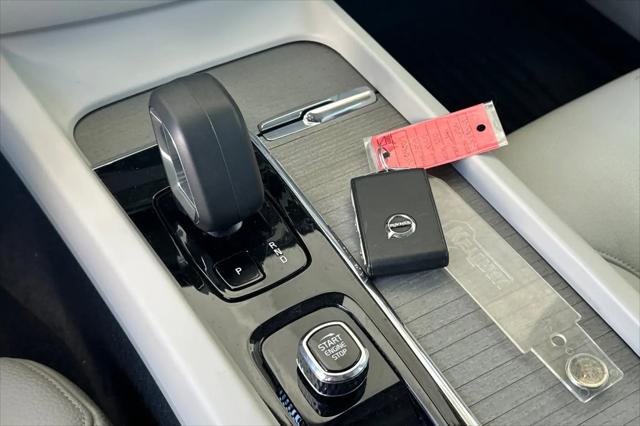 2024 Volvo S60 B5 Plus Dark Theme