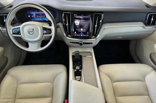 2024 Volvo S60 B5 Plus Dark Theme