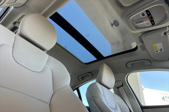 2024 Volvo S60 B5 Plus Dark Theme