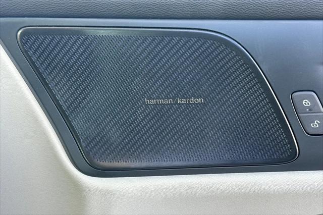 2024 Volvo S60 B5 Plus Dark Theme