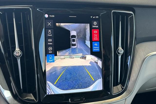 2024 Volvo S60 B5 Plus Dark Theme