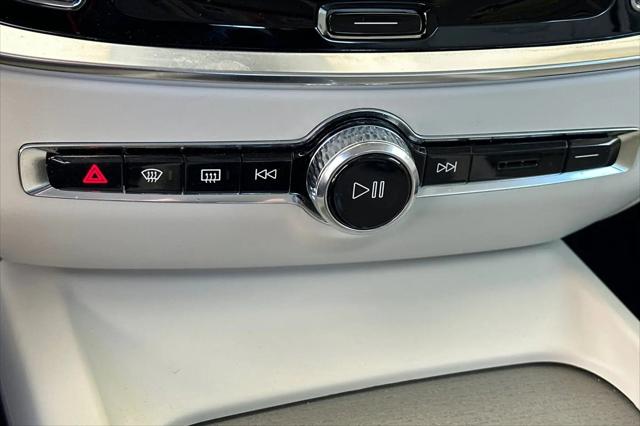 2024 Volvo S60 B5 Plus Dark Theme