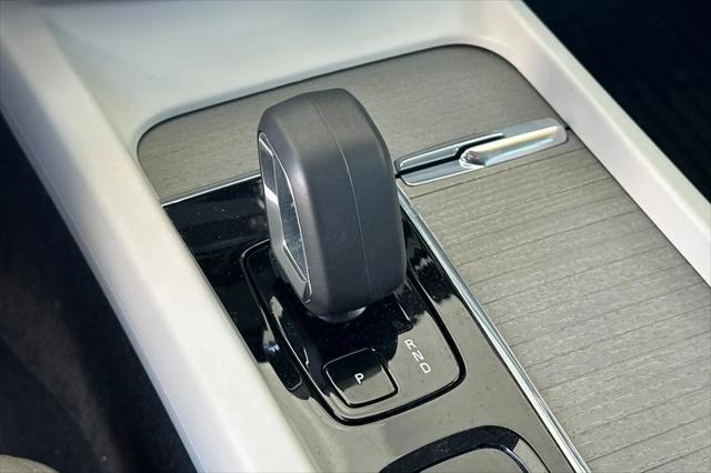 2024 Volvo S60 B5 Plus Dark Theme
