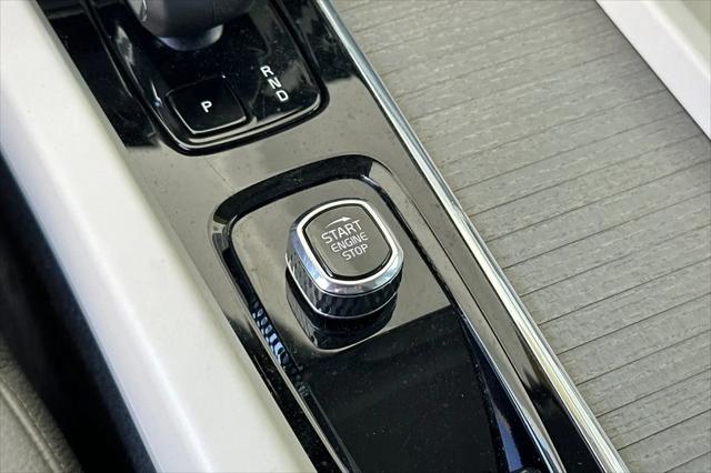 2024 Volvo S60 B5 Plus Dark Theme