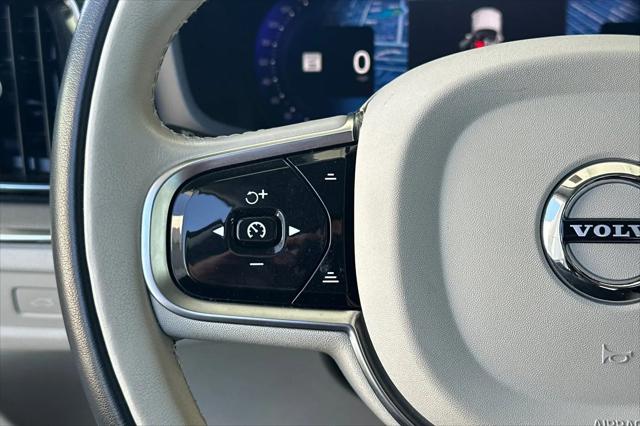 2024 Volvo S60 B5 Plus Dark Theme