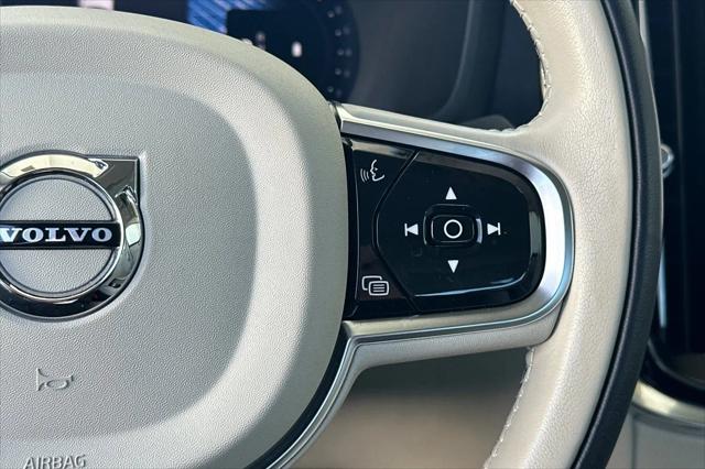 2024 Volvo S60 B5 Plus Dark Theme